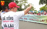Hàng nghìn người đi bộ kêu gọi 